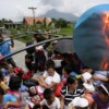 Evacúan a más de 3.000 personas por erupciones del volcán Mayón en Filipinas