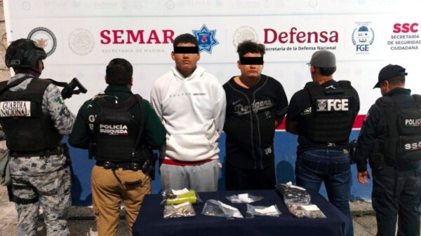 Detienen a dos sujetos por narcomenudeo en Cancún; uno ya había sido sentenciado por el mismo delito
