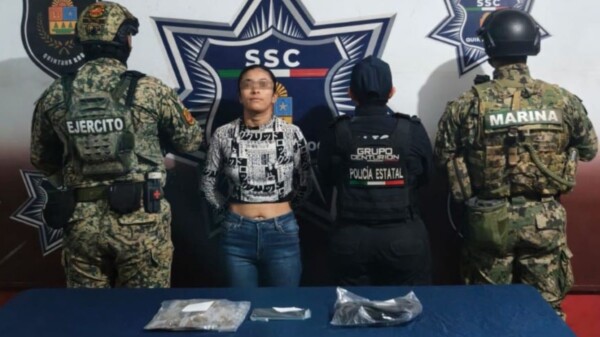 Capturan a mujer por narcomenudeo en el fraccionamiento Villas del Mar III en Cancún