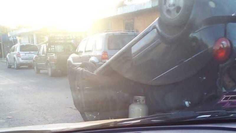 Mujer de la tercera edad resulta lesionada en aparatosa colisión en Chetumal