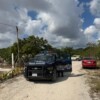 Descubren a una persona maniatada, pero viva, en predio de Cancún