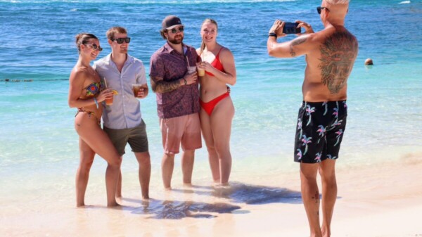 Isla Mujeres mantiene 80% de ocupación hotelera, por lo cual fortalece la limpieza de sus playas