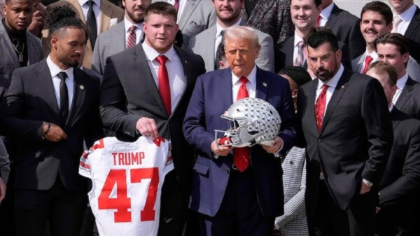 Trump indulta a exjugadores de la NFL acusados de narcotráfico