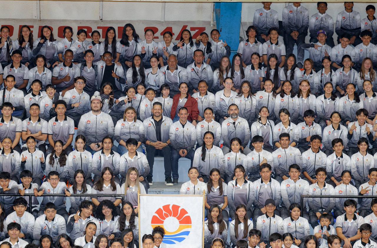 Refrenda Ana Paty Peralta su compromiso con los deportistas cancunenses