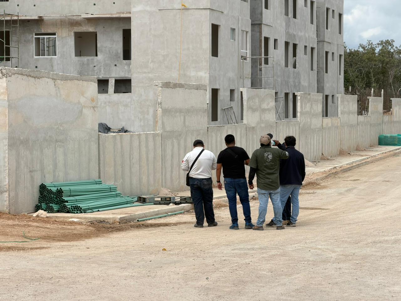 Buscan a dos desaparecidos en la construcción de los departamentos Turquesa en Cancún