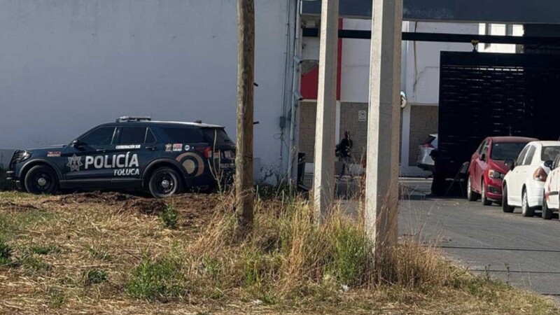 Menor de 15 años se entrega tras matar a su padre y hermano en Edomex