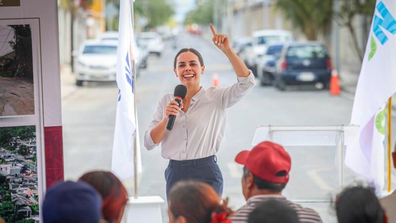 Cumple Ana Paty Peralta a los vecinos de la SM 103