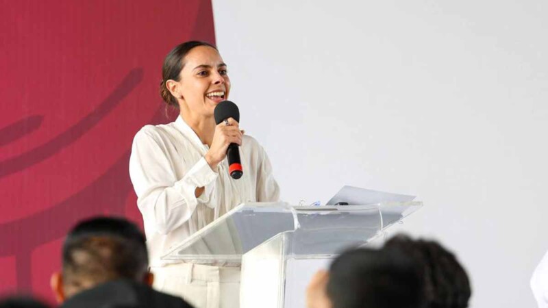 Participa Ana Paty Peralta en firma del nuevo acuerdo por el bienestar con el Conalep Plantel II