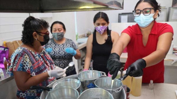 Atenea Gómez Ricalde promueve 14 nuevos cursos de capacitación para fortalecer el autoempleo en Isla Mujeres