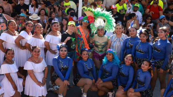 Realizan con éxito el último Desfile del Carnaval Isla Mujeres 2026
