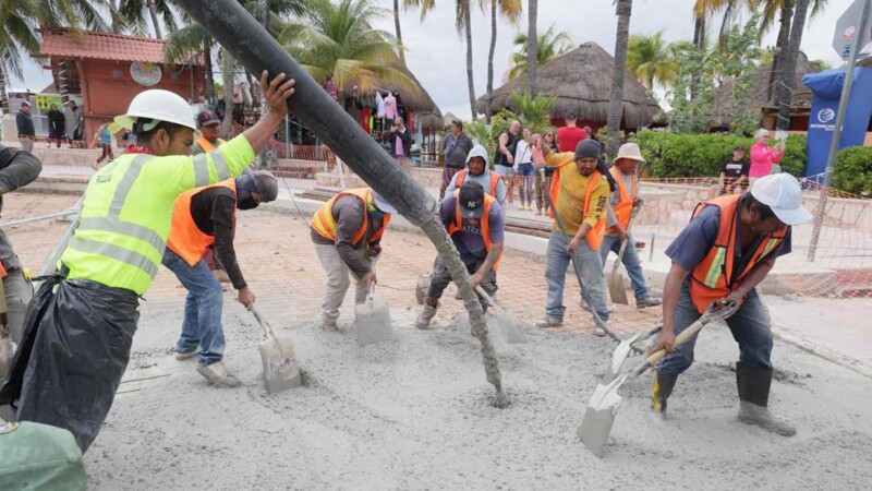 Gobierno de Atenea Gómez Ricalde continúa transformando el malecón de la Rueda Medina, una obra sin precedentes que mejorará la imagen del destino