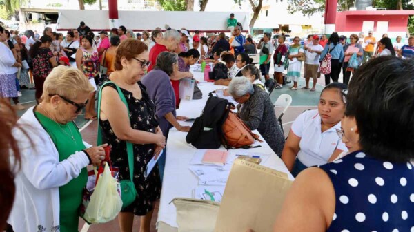 Acerca DIF Puerto Morelos servicios y apoyos con primera feria de servicios integrales para la familia "Abrazando Corazones"