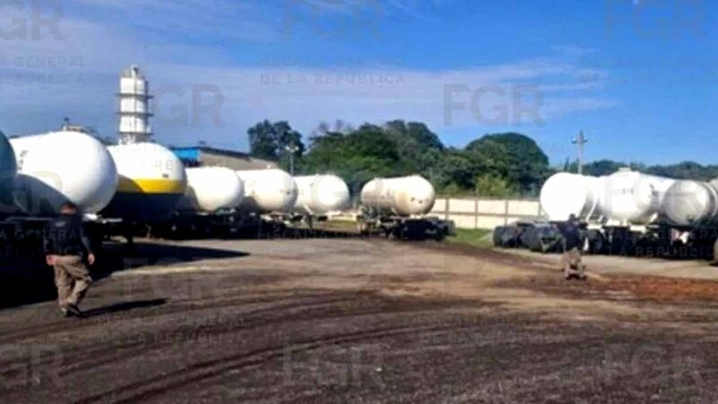 Autoridades federales incautan 82 mil litros de "huachicol" en Veracruz
