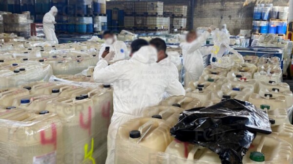 Incinera la FGR más de 120 toneladas de sustancias químicas y precursores en Sinaloa