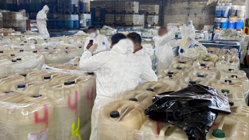 Incinera la FGR más de 120 toneladas de sustancias químicas y precursores en Sinaloa