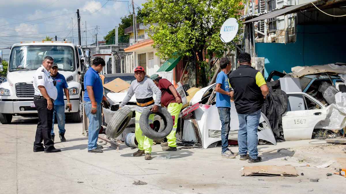 Ayuntamiento de BJ atiende reporte en la SM 101, retiran abandono y clausuran establecimiento