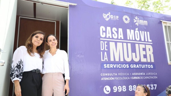 Lleva Ana Paty Peralta casa móvil de las mujeres a la colonia El Milagro