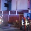 Rescatan a dos personas en un incendio en el fraccionamiento Limones en Mérida