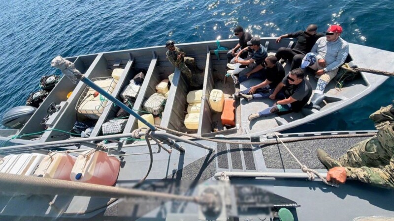 Aseguran embarcación con 650 kilos de cocaína y capturan a seis en Michoacán