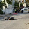 Muere una mujer en motocicleta tras chocar con auto en Cancún