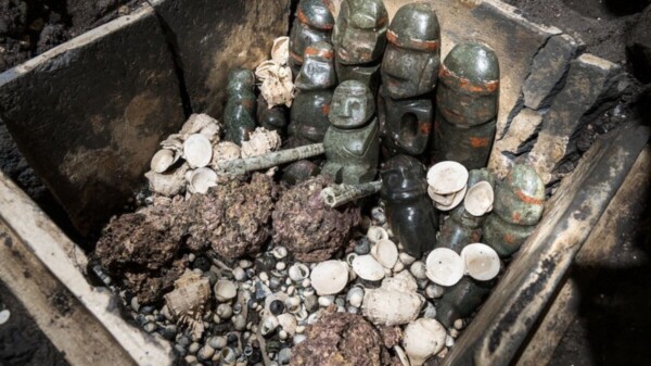 Revelan la mayor ofrenda de la época de Moctezuma