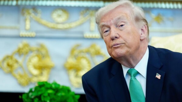 Ordena Donald Trump cese de ataques a Irán por cinco días