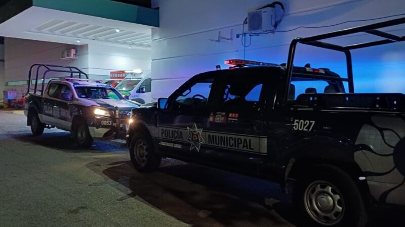 Ataque armado en Puerto Morelos deja dos fallecidos y tres heridos graves