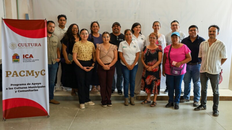 Imparte el Instituto de Cultura y las Artes de Quintana Roo curso a la comunidad artística de Puerto Morelos para acceder a recursos