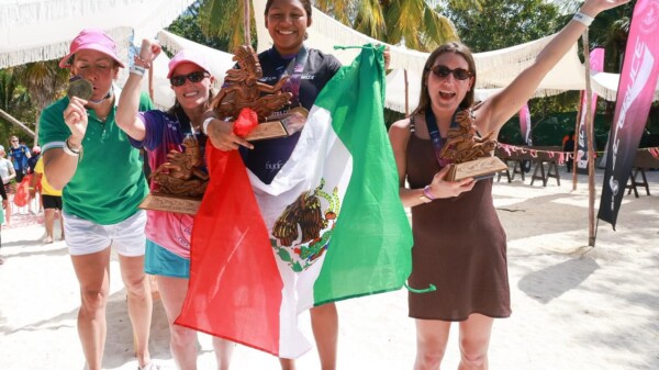 'El Cruce de Mujeres' reúne a más de 150 nadadoras de todas partes del mundo