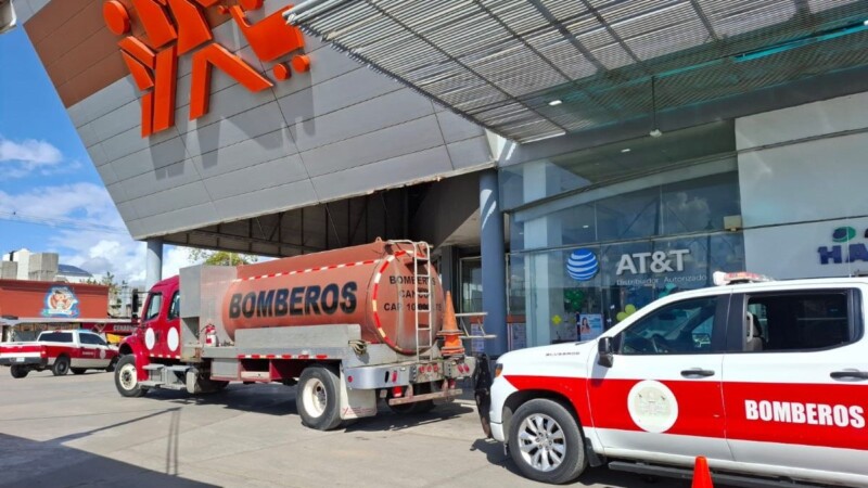 Cancún: Presunta explosión moviliza a los cuerpos de emergencia al Chedraui de la Talleres