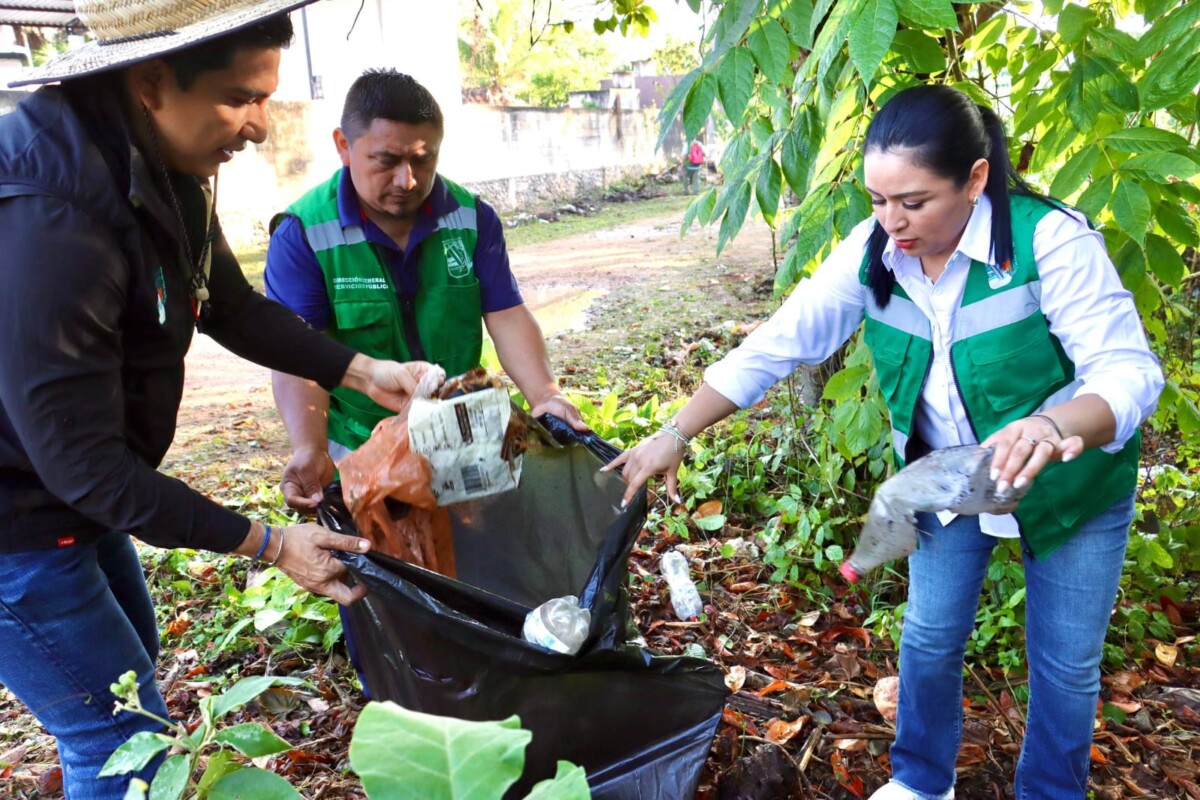 Encabeza jornada de limpieza, poda y mejoramiento urbano con la participación de dependencias municipales y vecinos de la delegación en la Colonia Getsemaní. Se levantaron cacharros en 2 camiones de 7 toneladas y 20 metros cúbicos de poda vegetal.