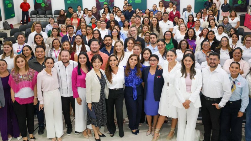 Ana Paty Peralta respalda crianza positiva para construir la paz