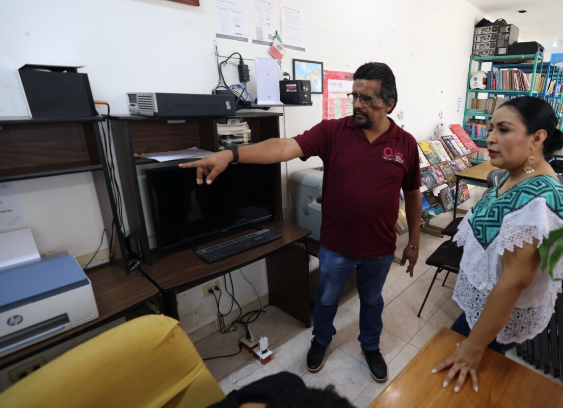 Entrega Blanca Merari sillas para fortalecer espacios educativos en Leona Vicario; la presidenta municipal reafirma su compromiso con la educación y el bienestar de la niñez, al mejorar las condiciones de la biblioteca “Pablo Pancardo Vargas”.