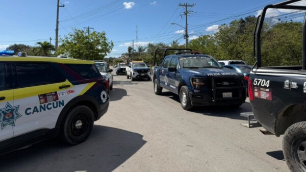 Presuntos delincuentes abandonan una motocicleta y huyen de la Policía en Vista Real II
