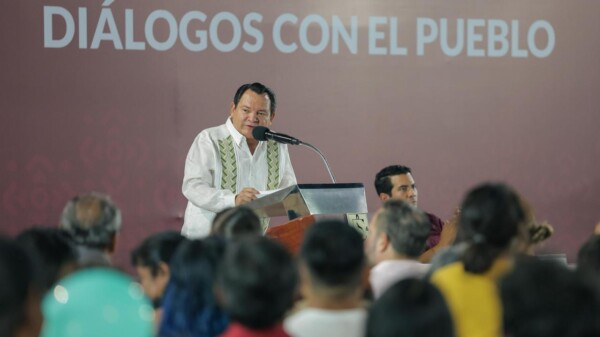 En Diálogos con el Pueblo atienden necesidades del poniente de Mérida