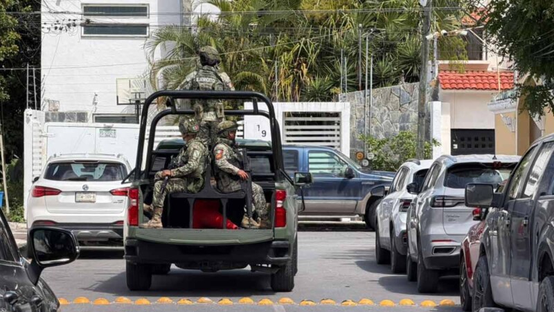 Autoridades recuperan vehículo de renta no devuelto en vivienda de Cancún