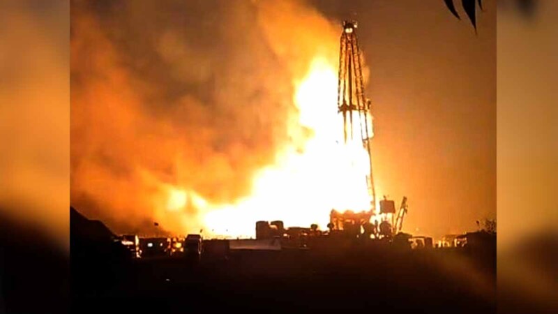 Pozo petrolero se incendia tras fuga de gas en Veracruz