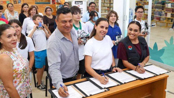 Ana Paty Peralta impulsa talento y creatividad de niños y jóvenes