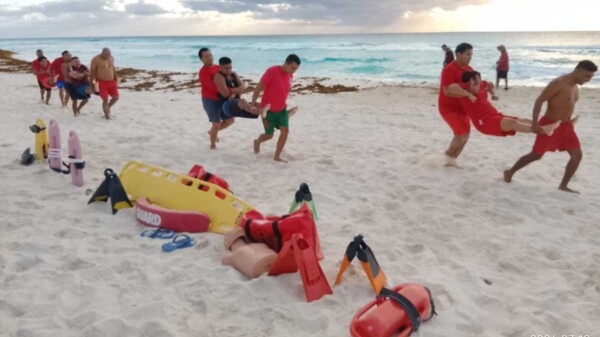 Listos guardavidas de Cancún para proteger a visitantes en semana santa