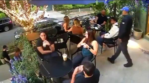 Cámaras captan asalto a clientes en restaurante de zona exclusiva de la CDMX