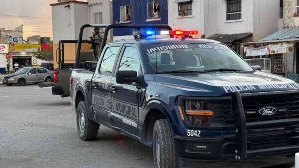 Hombre es ejecutado por presunta sicaria en la SM 259 de Cancún