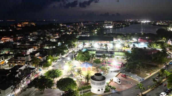 Atenea fortalece la seguridad de las mujeres con más alumbrado público en Isla Mujeres