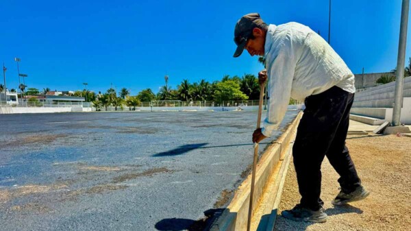 Atenea avanza con la construcción de la cancha de fútbol soccer en Isla Mujeres