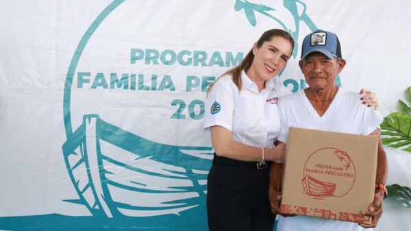 Atenea apoya al sector pesquero con la entrega de despensas del Programa Familia Pescadora