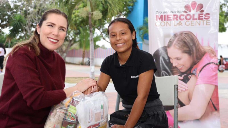 Atenea escucha, atiende y entrega apoyos con el programa “Miércoles con la Gente” en Zona Continental