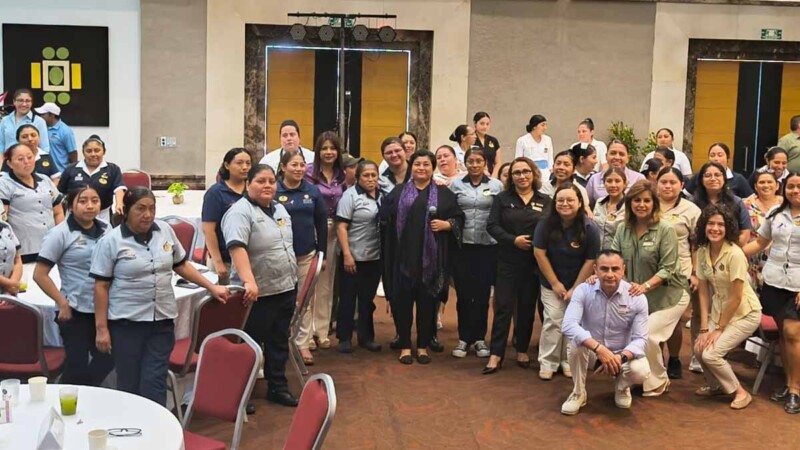Lleva Instituto Municipal de la Mujer conferencia sobre derechos de las mujeres a colaboradoras del hotel El Cid