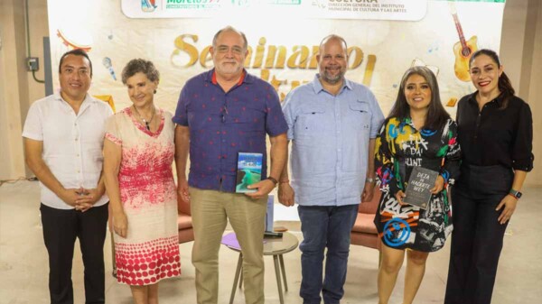Fortalecen espacios de diálogo y expresión literaria en Puerto Morelos