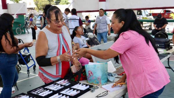 Realiza DIF Puerto Morelos jornada "Abrazando Corazones"