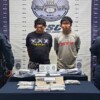 Detienen a dos hombres armados en posesión de drogas en Playa del Carmen