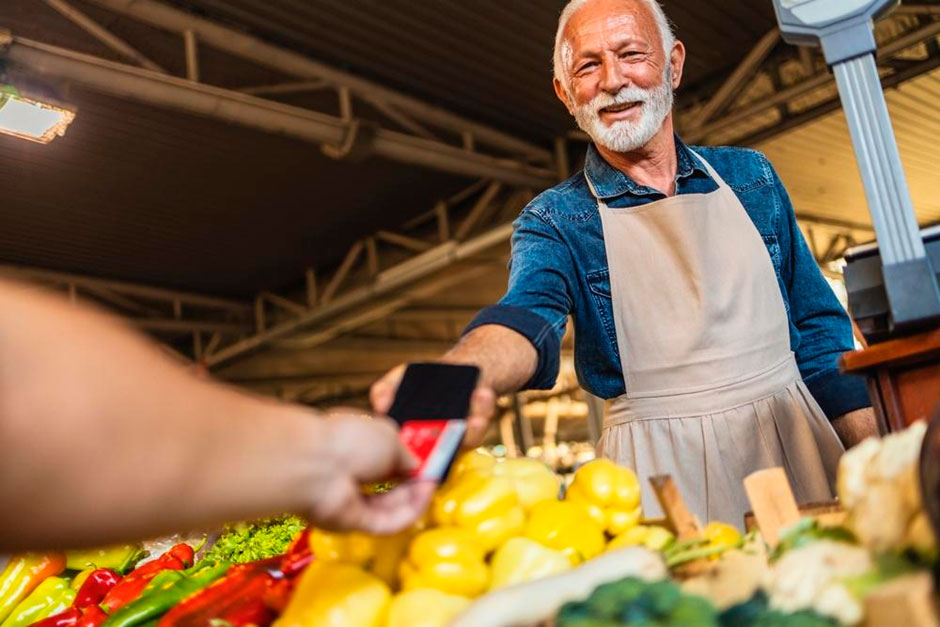 Cómo elegir entre cobrar con mi celular vs terminal o link de pago Cómo elegir entre cobrar con mi celular vs terminal o link de pago